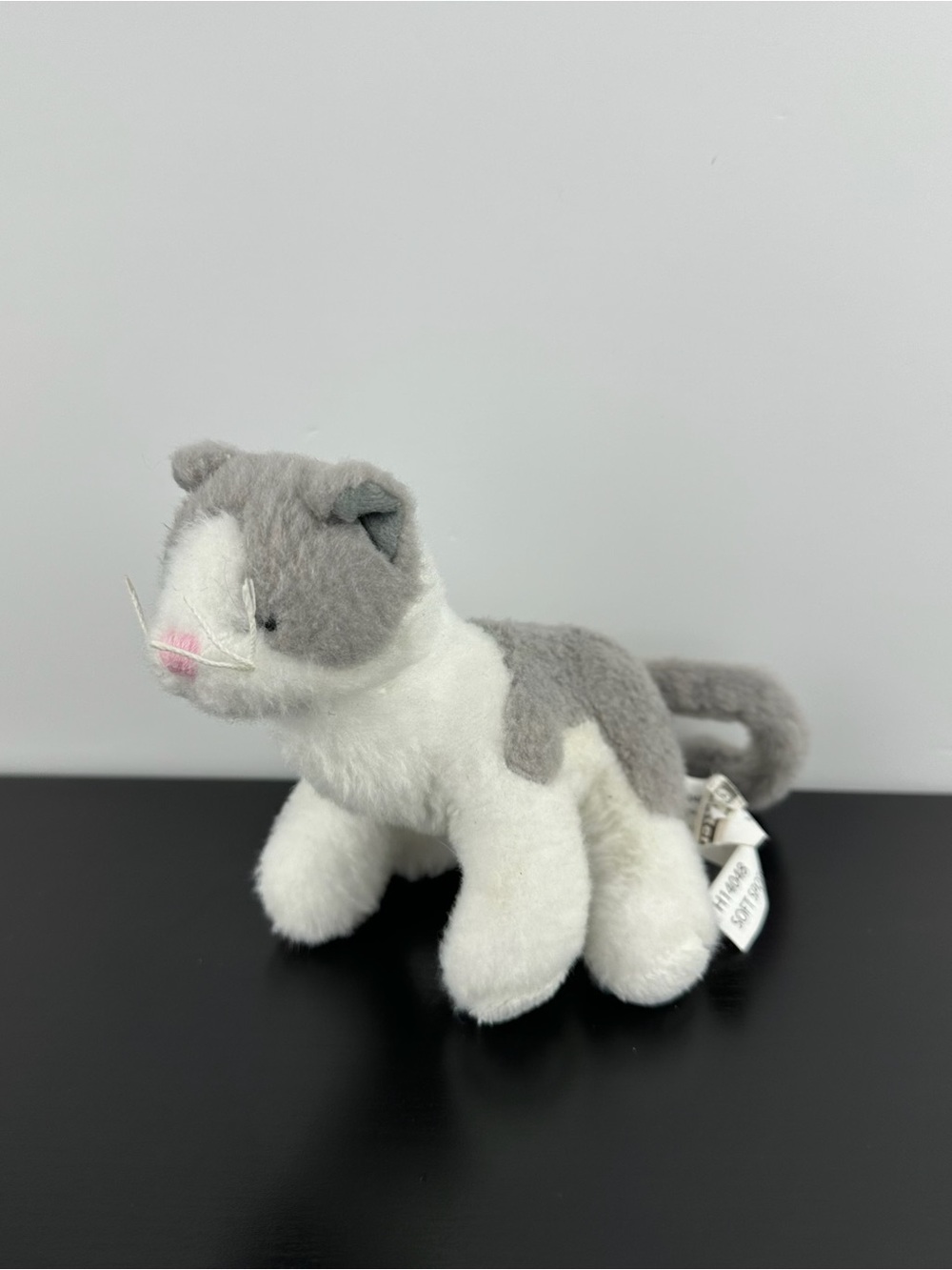 Ganz Rare Soft Spots Mittens Gray White Cat 5” H14048 Plush Soft Spot No Sound
